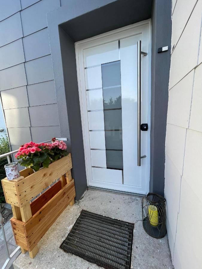 Apartment Mirabelle 2 Püttlingen Exterior foto